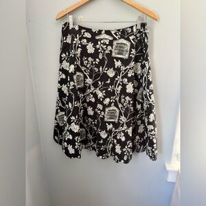 TALBOTS, BLACK AND WHITE, FLORAL BIRDCAGE, SCALLOPED SKIRT‎
